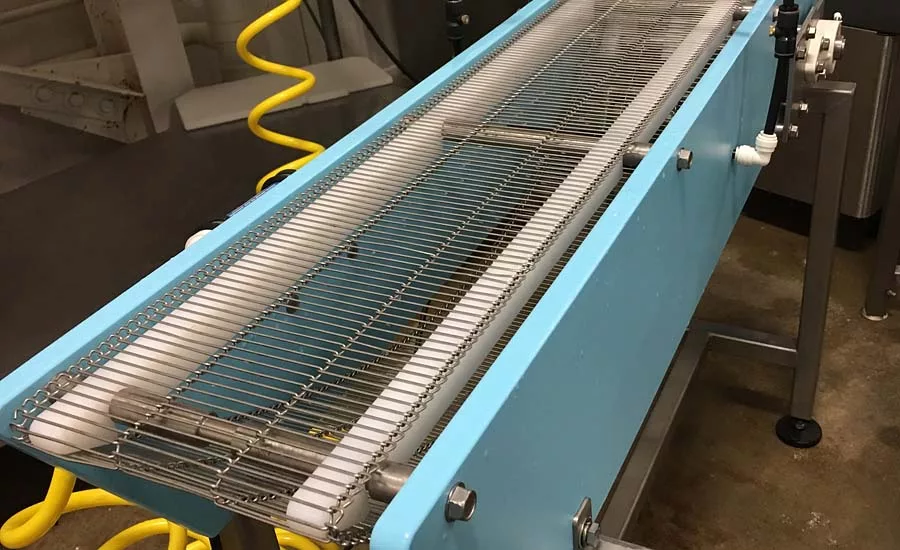 DynaClean metal belt conveyor
